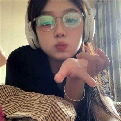 有些女孩这样做